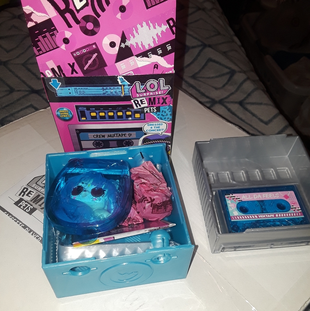 Lol Surprise ReMix Pets Ruff Raver! - Picture 2 of 4